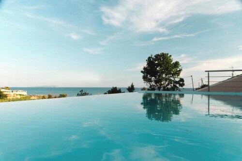 Ferienhaus 'Villa Vasilis' mit Meerblick, privatem Pool und WLAN