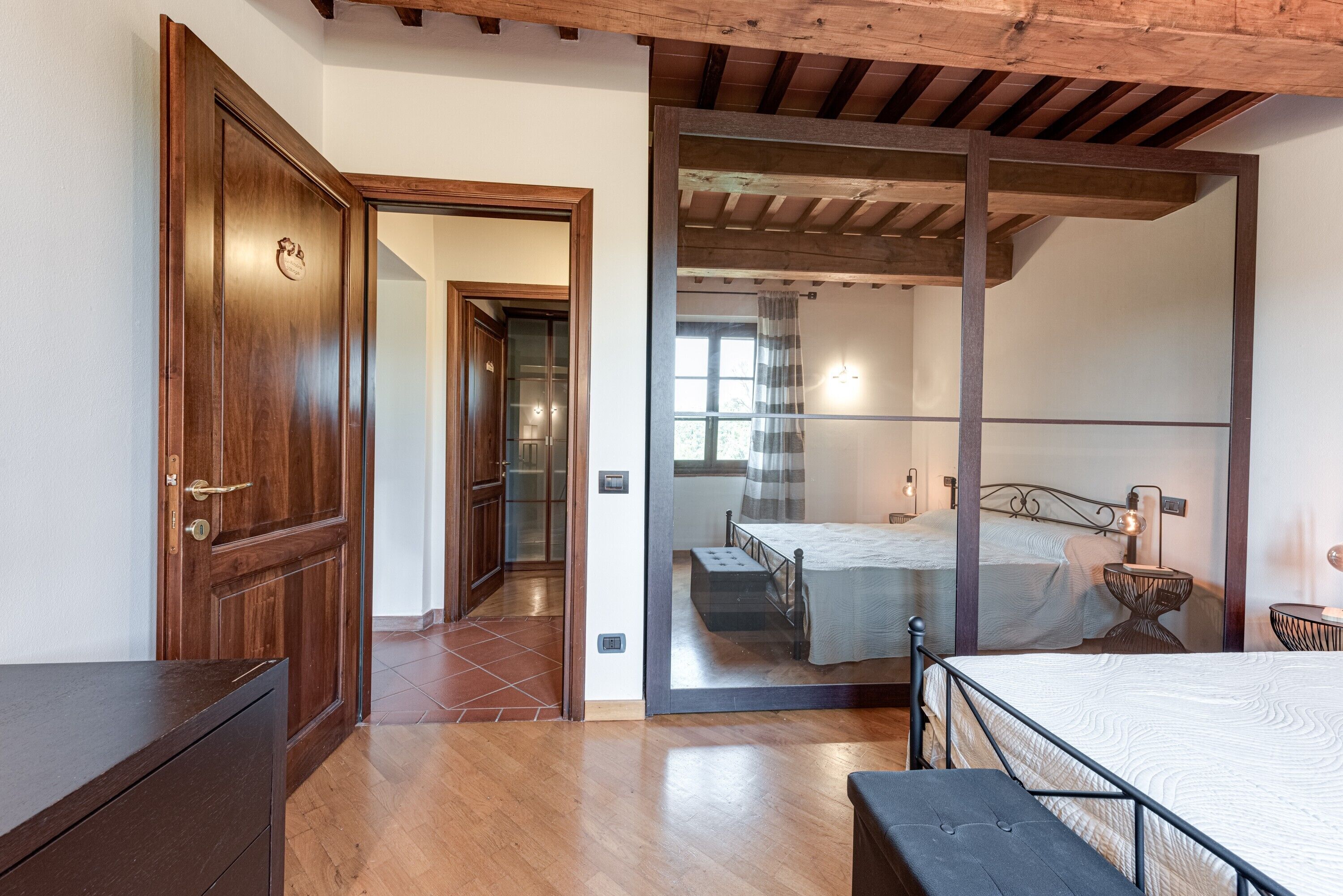 2 slaapkamers, een strijkplank/strijkijzer, gratis wifi, beddengoed