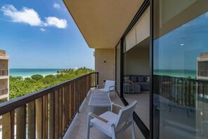 Property grounds - 2 BR Rooftop Retreat Apartment / Breathtaking Sunset Ocean Views - A301 (Holbox)