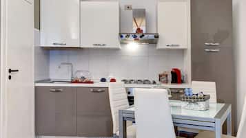 KylskÄp, ugn, spishÀll och diskmaskin