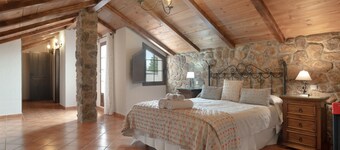 Villa 'Los Mellizos' with Private Pool, Wi-Fi and Air Conditioning