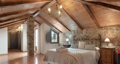 Villa 'Los Mellizos' with Private Pool, Wi-Fi and Air Conditioning