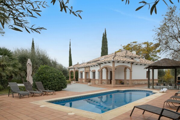 Pool - Villa 'Los Mellizos' with Private Pool, Wi-Fi and Air Conditioning (Arriate)