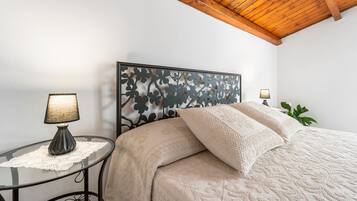 2 Schlafzimmer, Bügeleisen/Bügelbrett, Bettwäsche