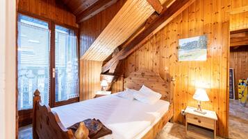 2 bedrooms, iron/ironing board, free WiFi