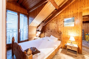 2 quartos, ferros/tábuas de passar roupa, Wi-Fi de cortesia