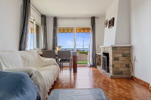 TV og peis