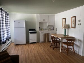 雪櫃、 微波爐、焗爐、咖啡機/沖茶器