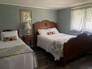 2 bedrooms, WiFi, bed sheets - Lake Suite 7, Full Kitchen, Private Beach + Dock Access (Holderness)