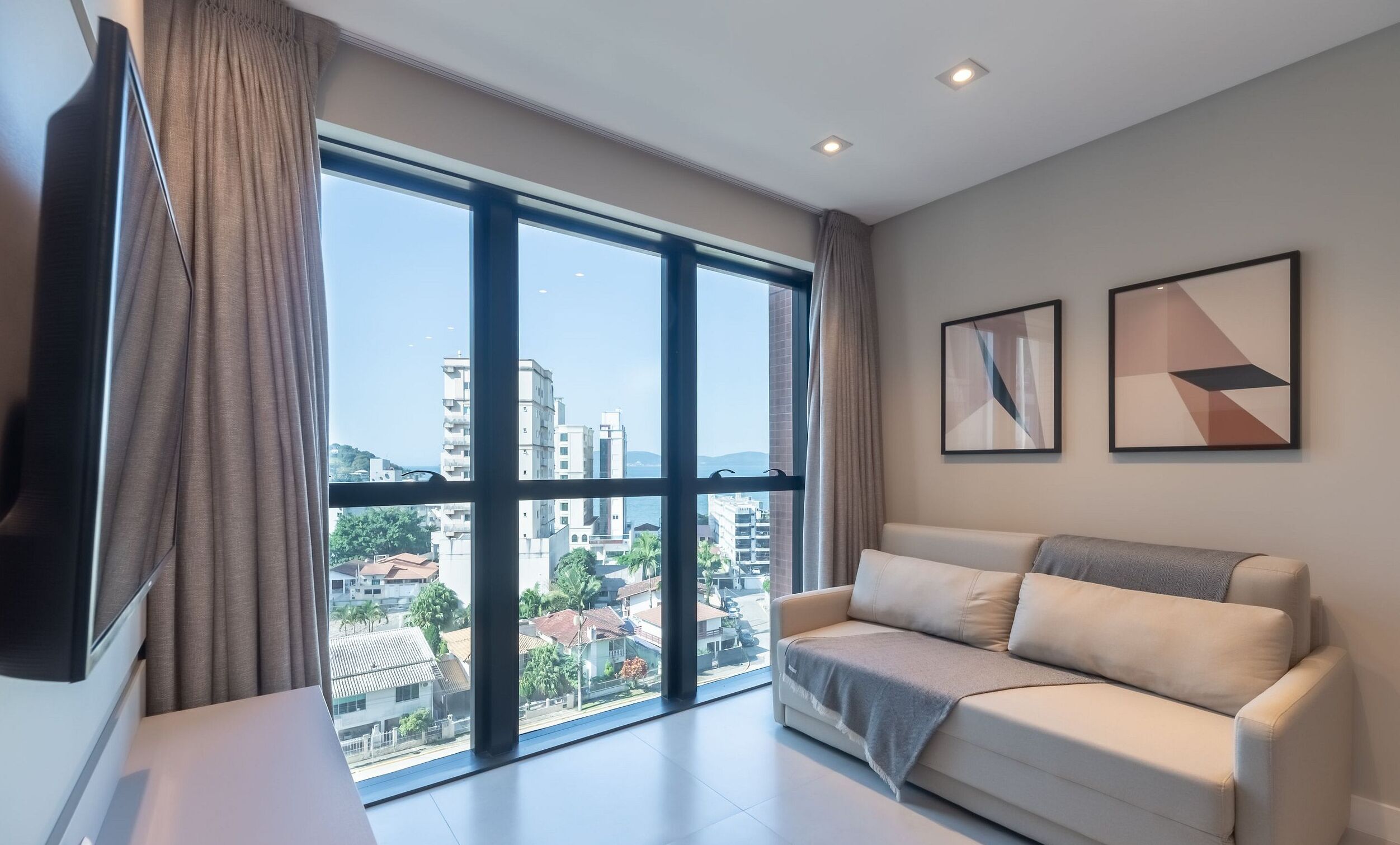 Basic Apartment | Living area | Smart TV