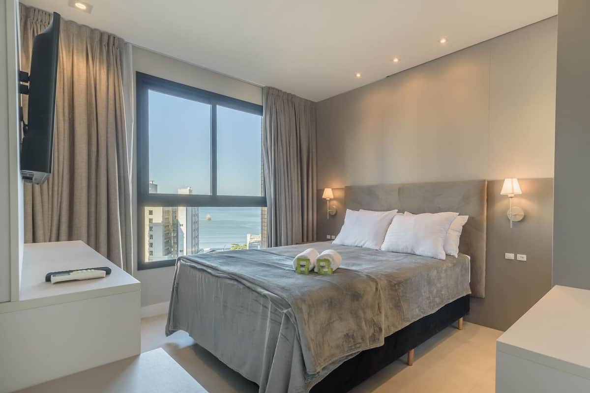 Basic Apartment | 2 bedrooms, iron/ironing board, free WiFi