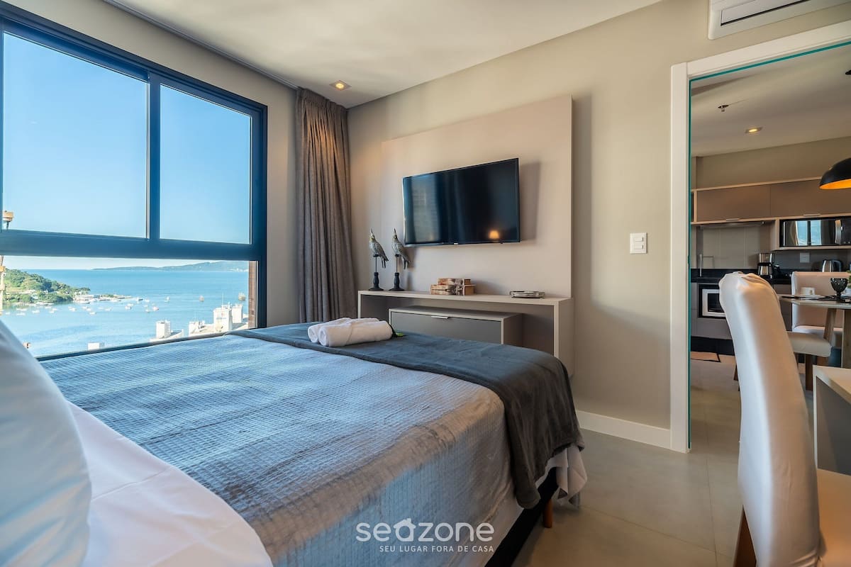 Basic Apartment | 2 bedrooms, iron/ironing board, free WiFi