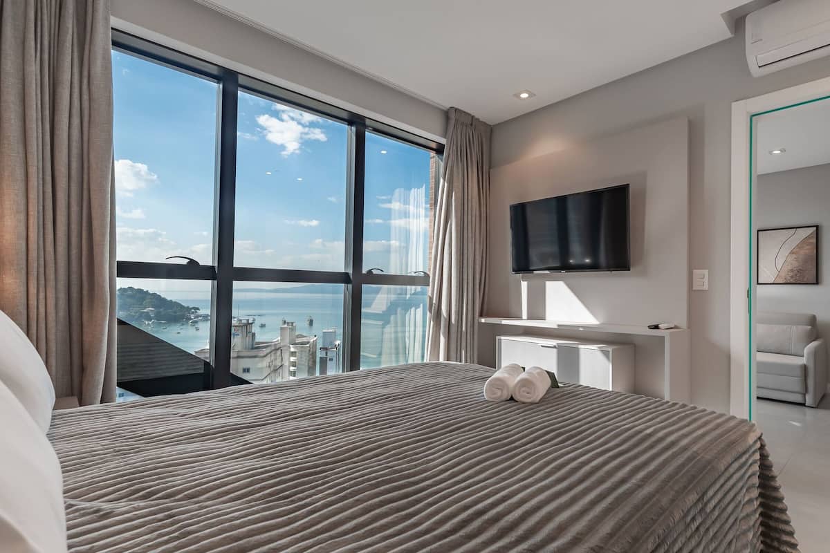 Basic Apartment | 2 bedrooms, iron/ironing board, free WiFi