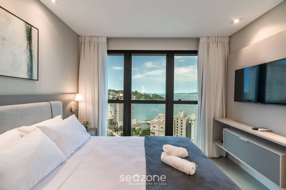 Basic Apartment | 2 bedrooms, iron/ironing board, free WiFi