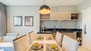 Basic Apartment | Dining
