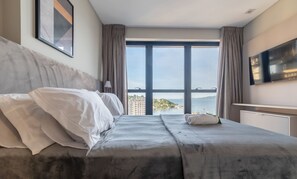 Iron/ironing board, free WiFi - MHFs Apartamentos com Vista Mar Itapema (Itapema)