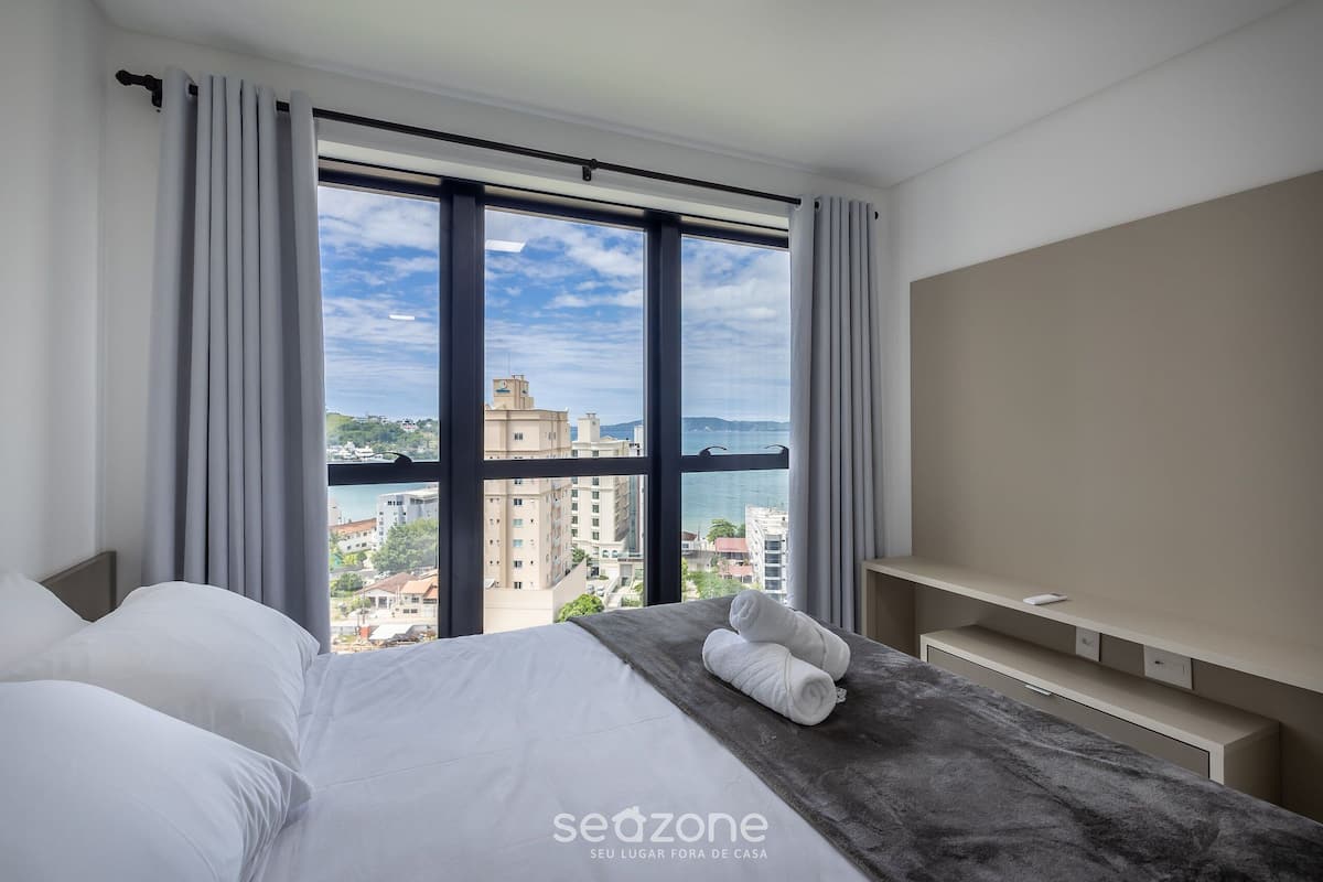Basic Apartment | 2 bedrooms, iron/ironing board, free WiFi