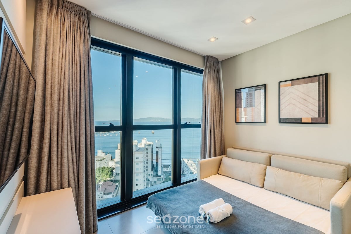 Basic Apartment | 2 bedrooms, iron/ironing board, free WiFi