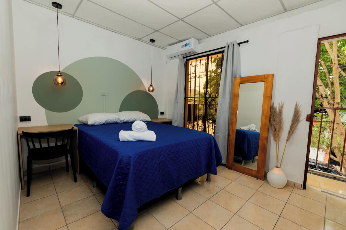 Double Room | Desk, laptop workspace, free WiFi, bed sheets