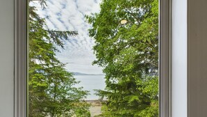 Unclassified image, 5 of 18, button - Lena Beach Oceanview Suite (Juneau)
