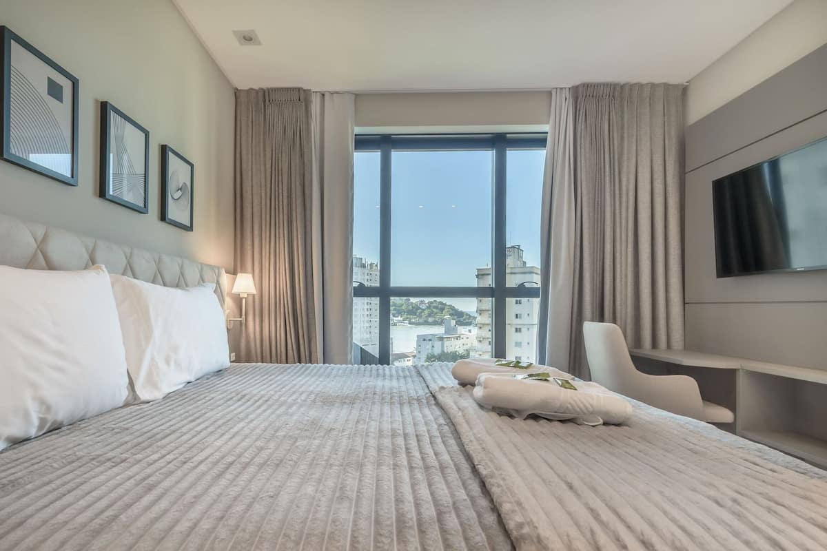 Studio Basic | Setrika/meja setrika dan Wi-Fi gratis