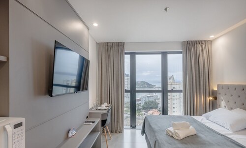 MHFA Studios em Prédio Luxuoso Vista Mar