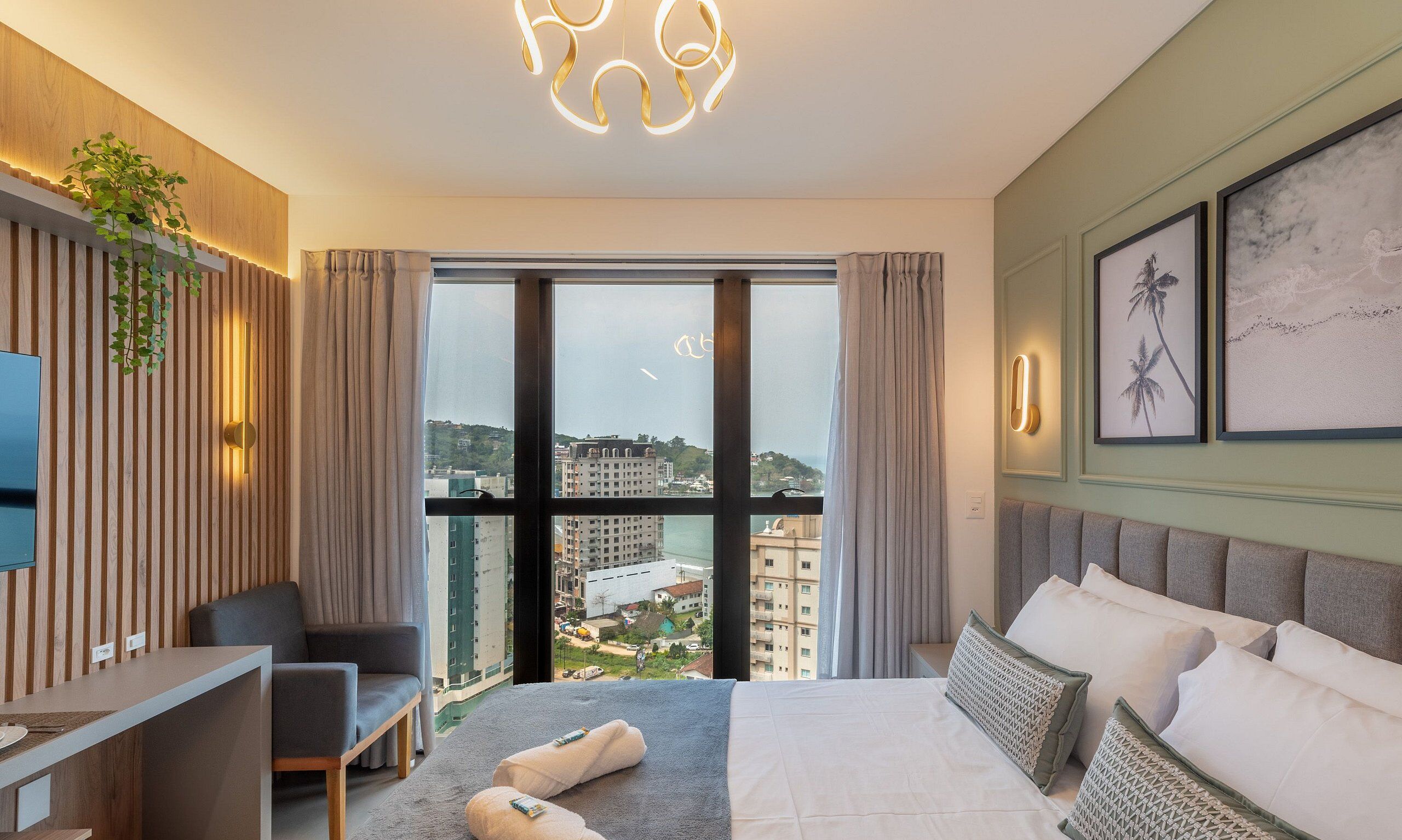 Iron/ironing board, free WiFi