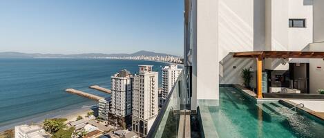 Basic Studio | Pool | Outdoor pool