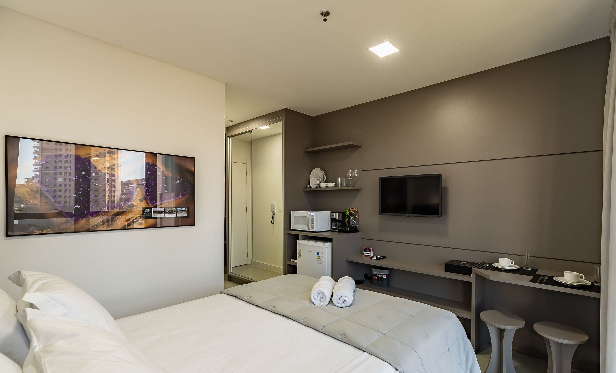 Estudio | Tabla de planchar con plancha y wifi gratis