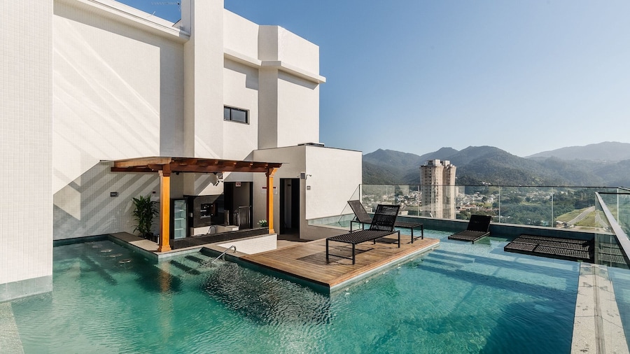 MHFA Studios em Prédio Luxuoso Vista Mar