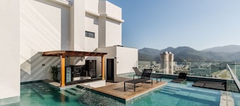 MHFA Studios em Prédio Luxuoso Vista Mar