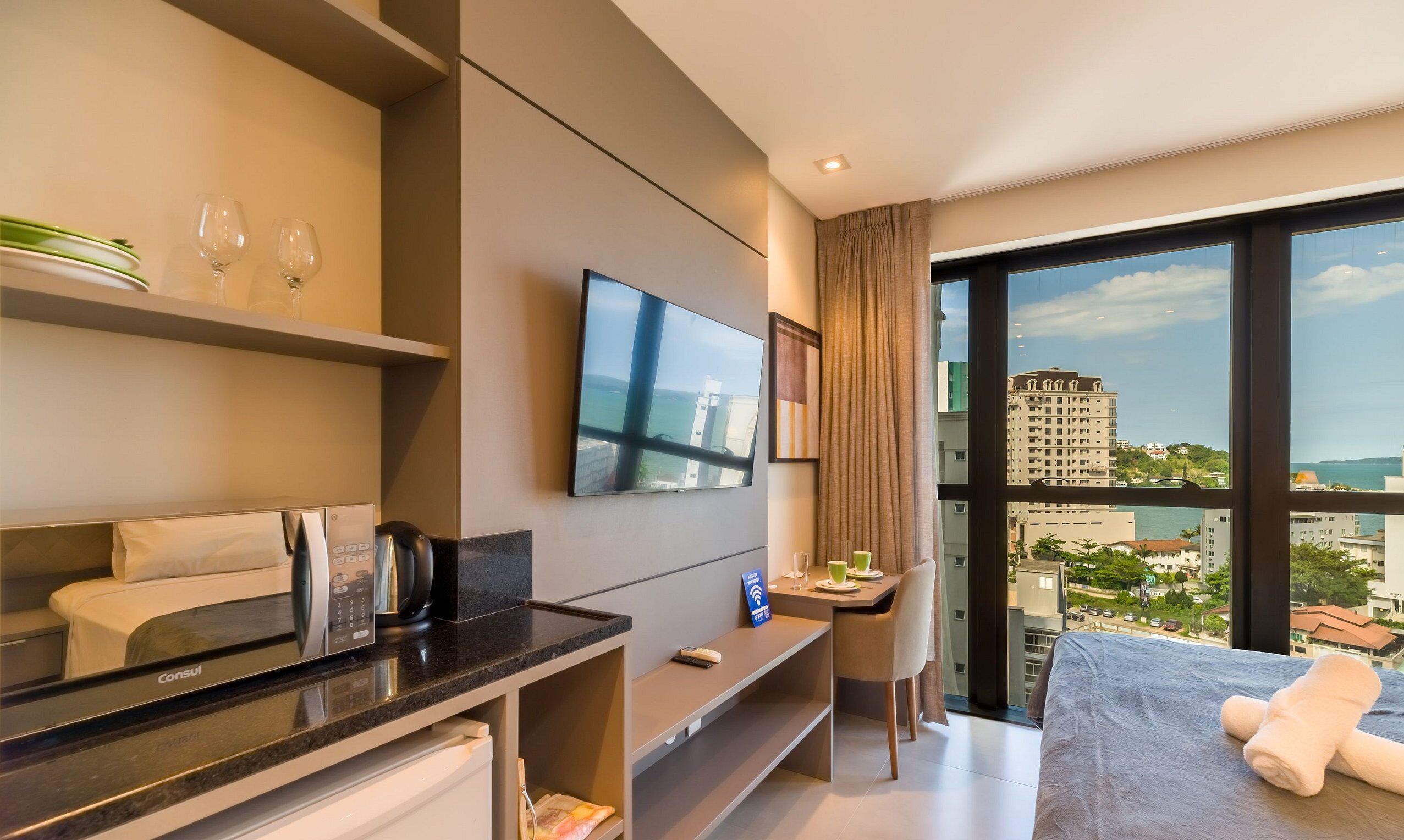 Apartamento básico | Ferros/tábuas de passar roupa, Wi-Fi de cortesia