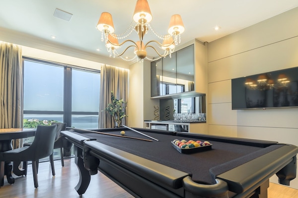 Basic Studio | Game room