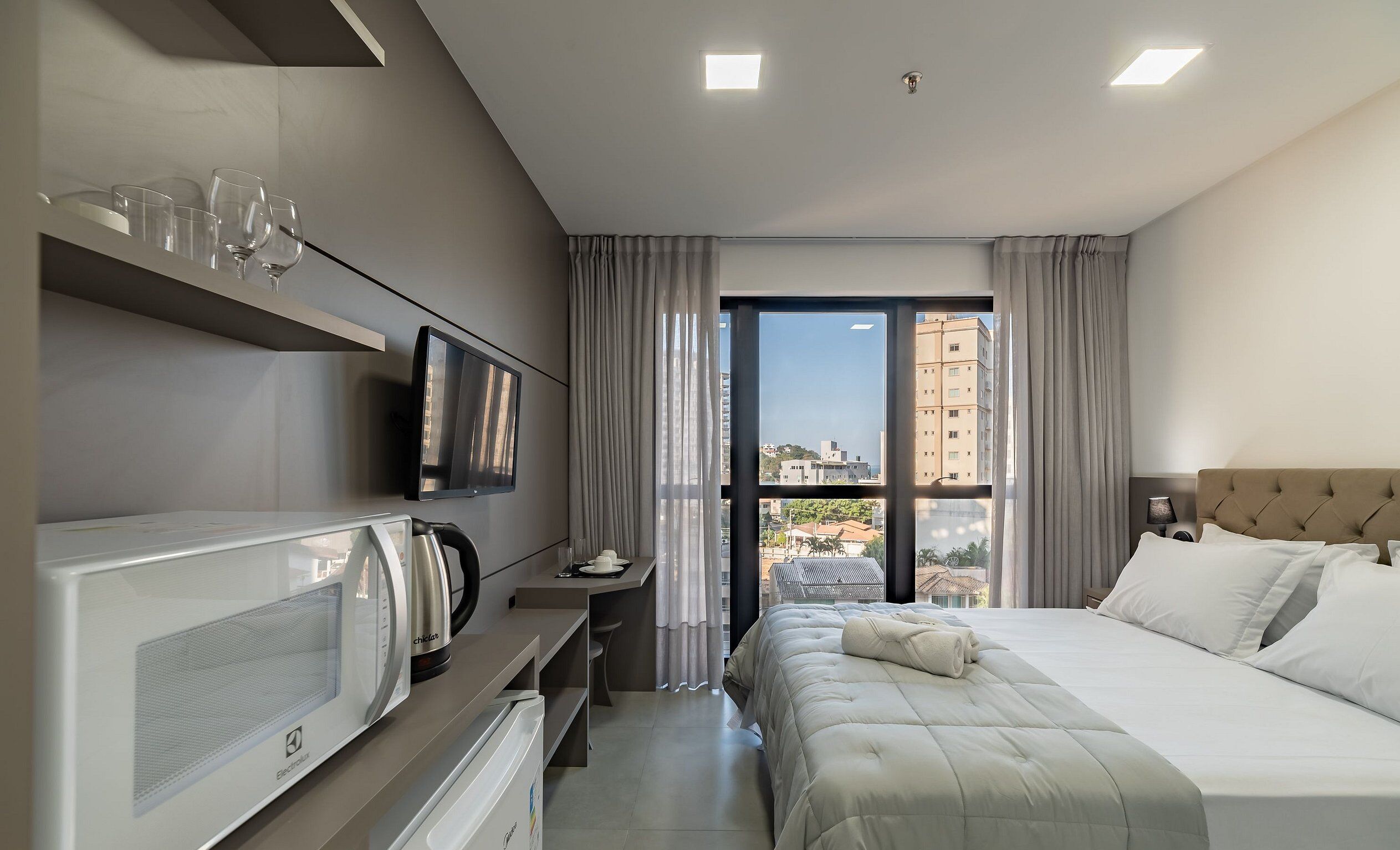 Estudio | Tabla de planchar con plancha y wifi gratis