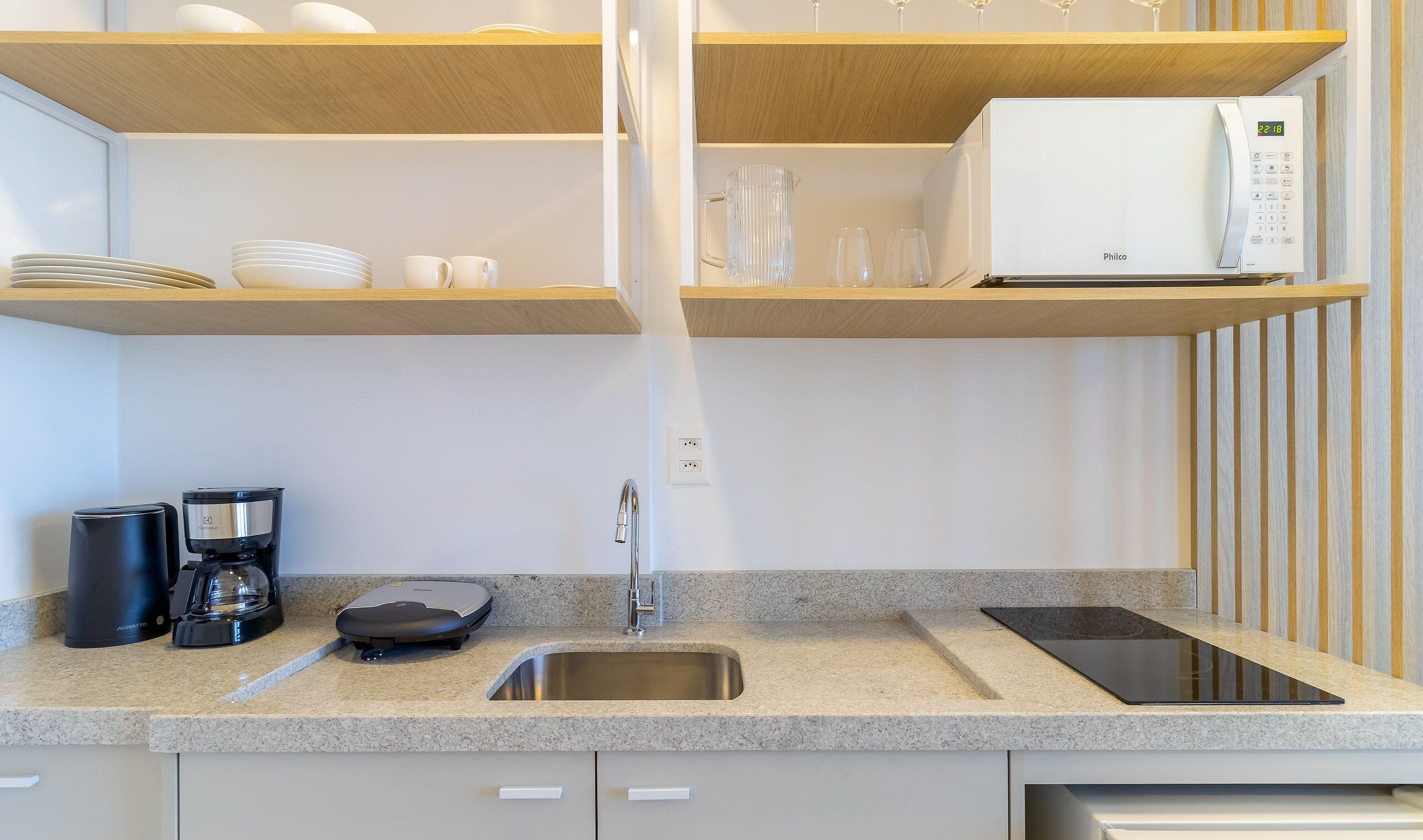 Basic Studio | Private kitchen | Microwave