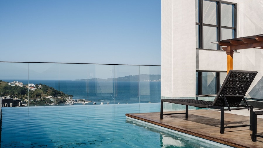 MHFBs Edifício Moderno piscina vista mar