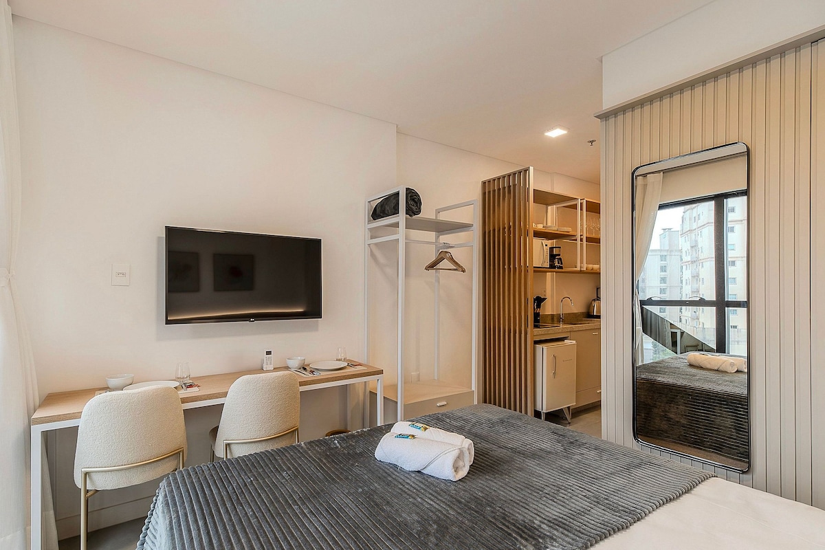 Apartamento básico | Tabla de planchar con plancha, wifi gratis, ropa de cama