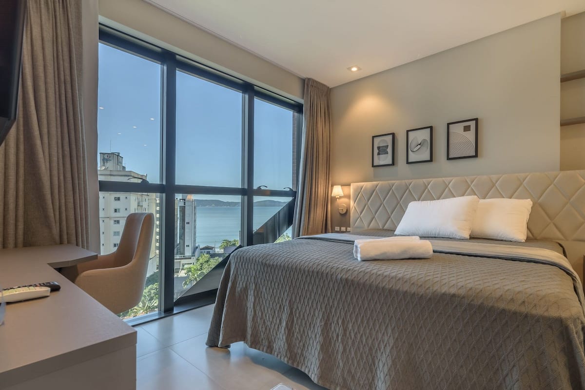 Basic Studio | 1 bedroom, iron/ironing board, free WiFi, bed sheets