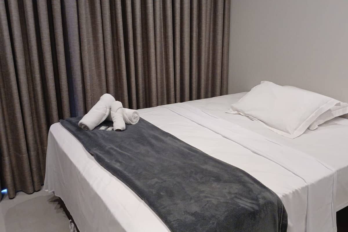 基础公寓 | 熨斗/熨衣板、免费 WiFi、床单