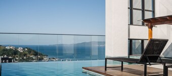 MHFBs Edifício Moderno piscina vista mar