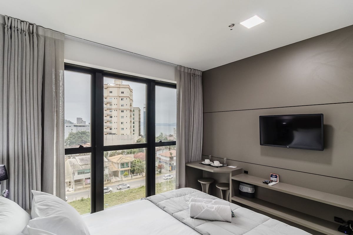 Eenvoudige studio | 1 slaapkamer, een strijkplank/strijkijzer, gratis wifi, beddengoed