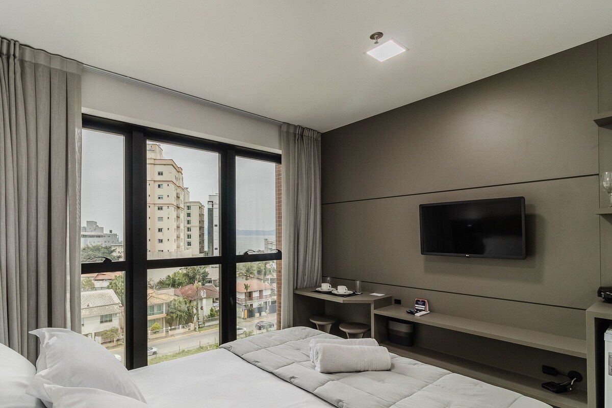 Studio Basic | Setrika/meja setrika, Wi-Fi gratis, dan seprai linen