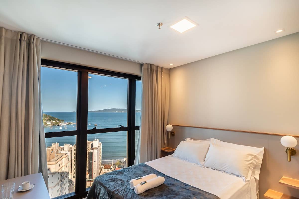 Basic Studio | 1 bedroom, iron/ironing board, free WiFi, bed sheets