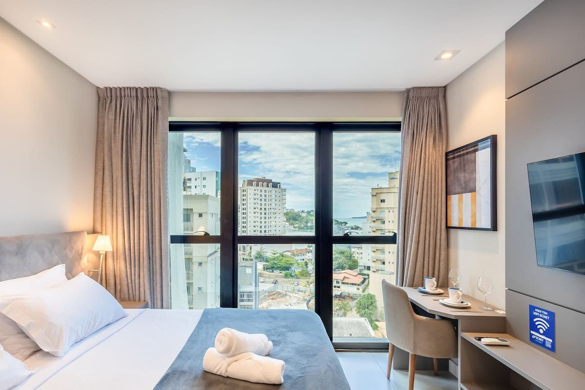 Basic Studio | Iron/ironing board, free WiFi, bed sheets