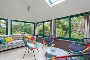 Interior - Coquelicots 130m²: Private Veranda, Garden & Terrace, Wi-Fi, Linens, Beaches & Trails 3km (Paimpol)