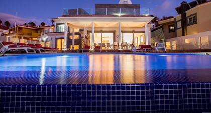 Villa « Casa Bella Vista » : Vue Mer, Piscine, Jacuzzi, Sauna, Wi-Fi, Climatisation, Balcon, Terrasse