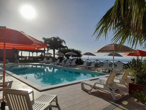 Pool - Arcobaleno dell'Etna - Family Room with terrace and Etna-sea view (Calatabiano)