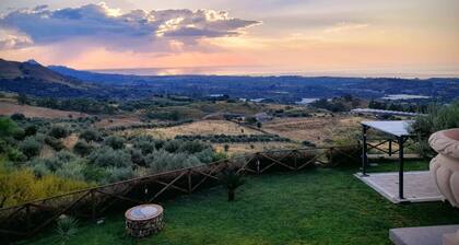 Arcobaleno dell'Etna - Family Room with terrace and Etna-sea view