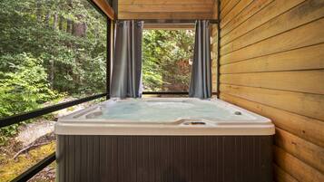 Indoor spa tub