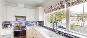 Beautiful Oceanview home with outdoor grill and spacious rooftop